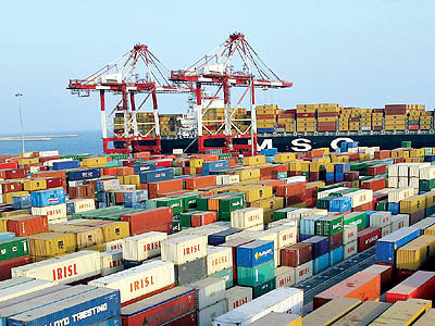 کاهش صادرات نتیجه دریافت مالیات از صادرکنندگان