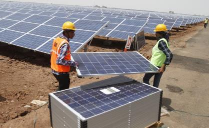 نیروگاه های خورشیدی در کورسوی سرمایه‌گذاری و حمایت