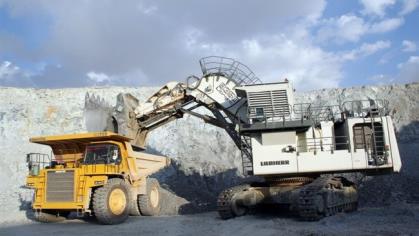 نایب‌رئیس خانه معدن : ممنوعیت واردات ماشین‌آلات سنگین، معادن را به تعطیلی کشانده است
