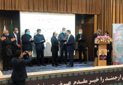 معاون وزیر اقتصاد در مشهد: رویکرد نظام درآمدی از فروش نفت خام به سوی درآمد‌های پاک مالیاتی است