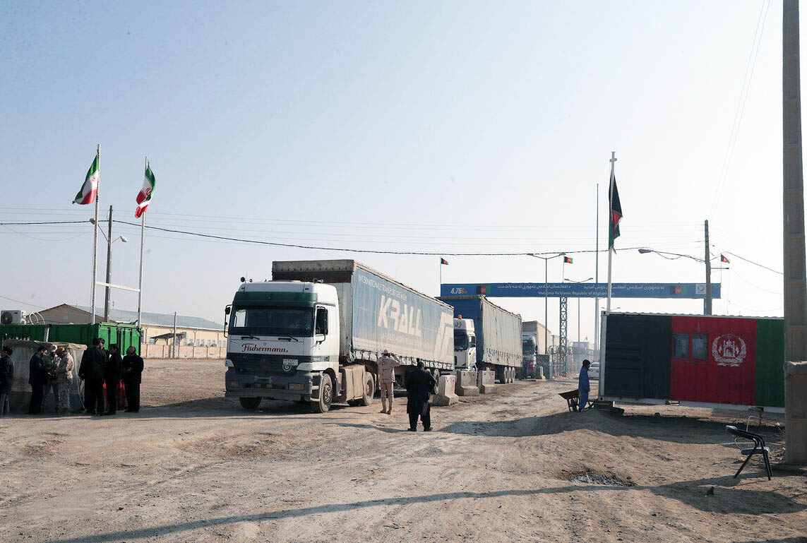 بسته شدن اسلام‌قلعه، صادرات از مرز دوغارون را دچار مشکل کرده‌است