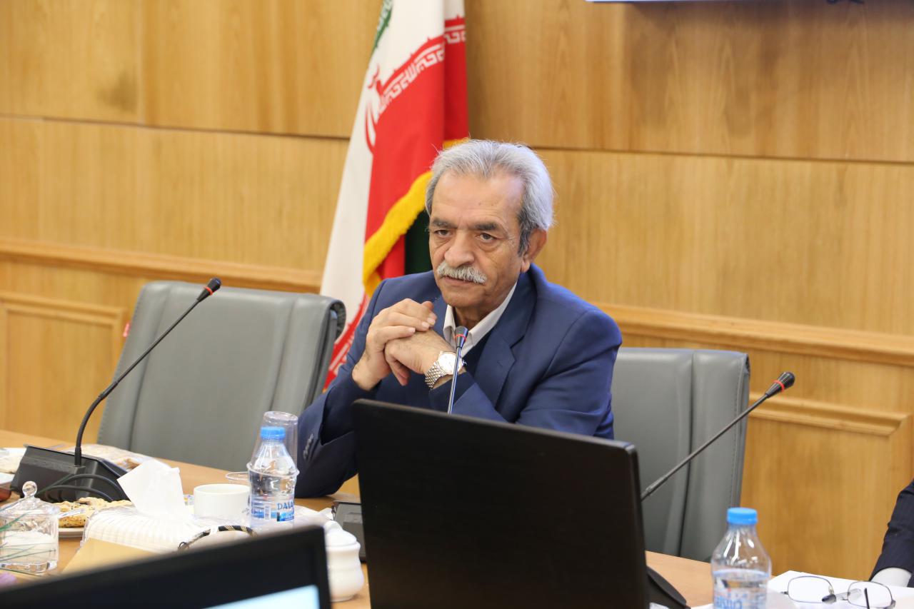 رئیس اتاق ایران: در مسیر توسعه صنعتی، با چشمان بسته گام برمیداریم رئیس اتاق ایران: در مسیر توسعه صنعتی، با چشمان بسته گام برمیداریم