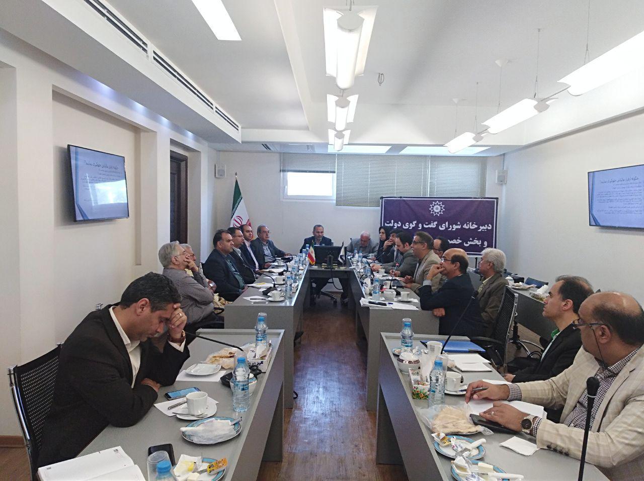 در شورای گفتوگوی دولت و بخش خصوصی خراسان رضوی بررسی شد: راهکارهای کاهش اتکا به درآمدهای نفتی و مقابله با فرار مالیاتی در شورای گفتوگوی دولت و بخش خصوصی خراسان رضوی بررسی شد: راهکارهای کاهش اتکا به درآمدهای نفتی و مقابله با فرار مالیاتی