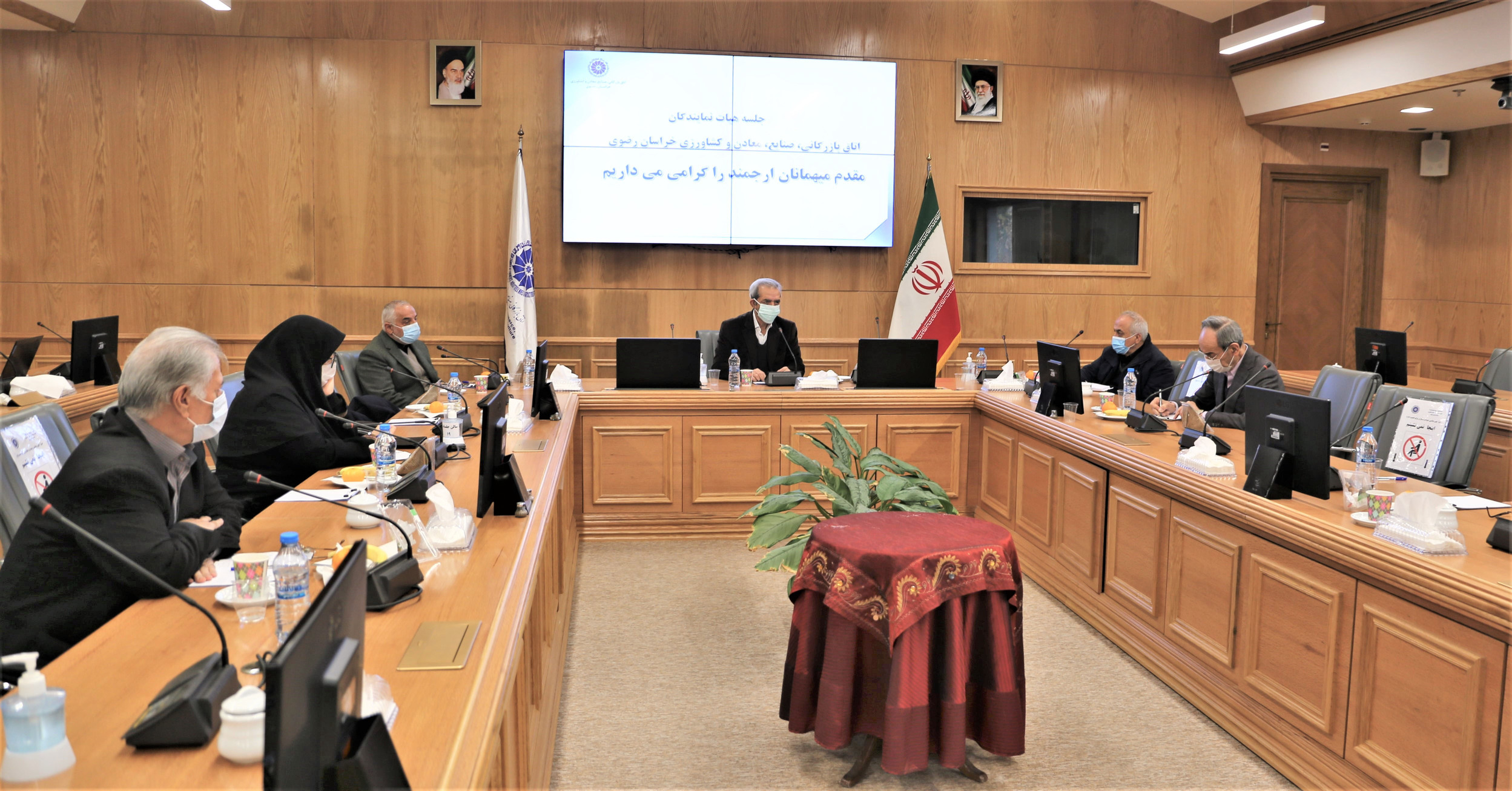 رتبه و جایگاه محیط کسب و کار خراسان رضوی، در خور ظرفیتهای آن نیست رتبه و جایگاه محیط کسب و کار خراسان رضوی، در خور ظرفیتهای آن نیست