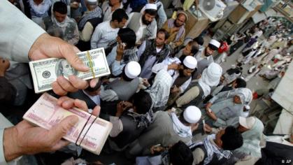انقباض ۳۰ درصدی اقتصاد افغانستان